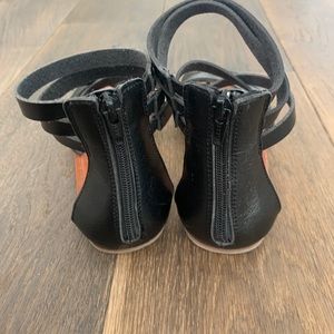 Black American Eagle Sandals